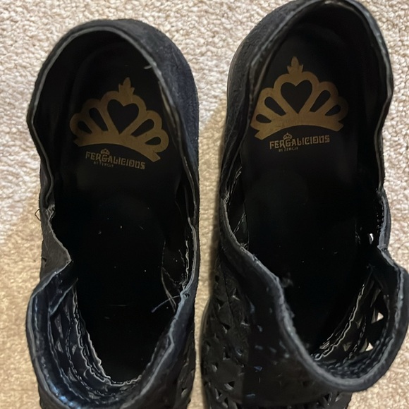 Black size 6 1/2 Fergalicious ankle boots - Picture 4 of 6